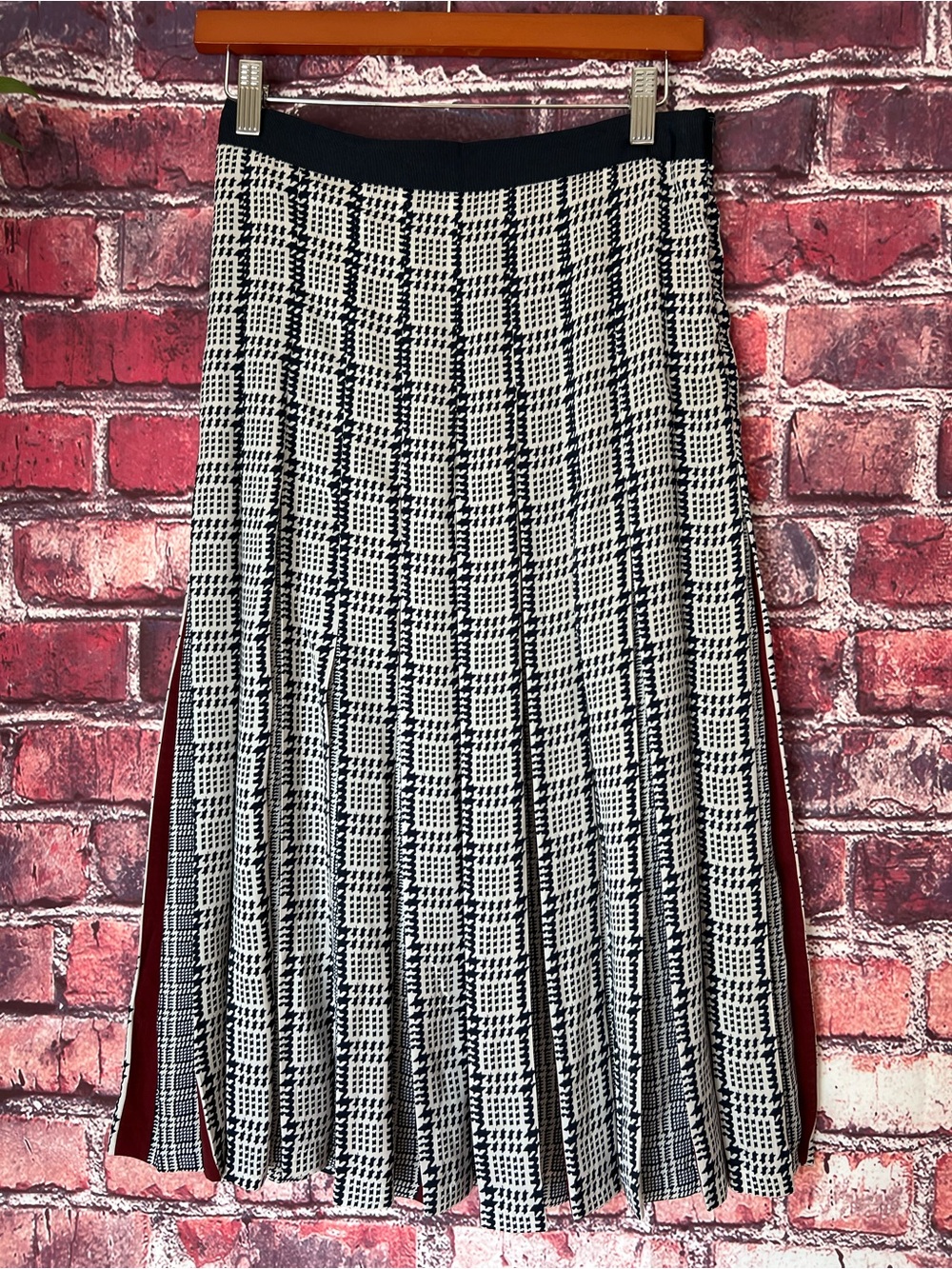 Zara Houndstooth Pleated Midi Skirt Maroon Inner Panels - Picture 7 of 9